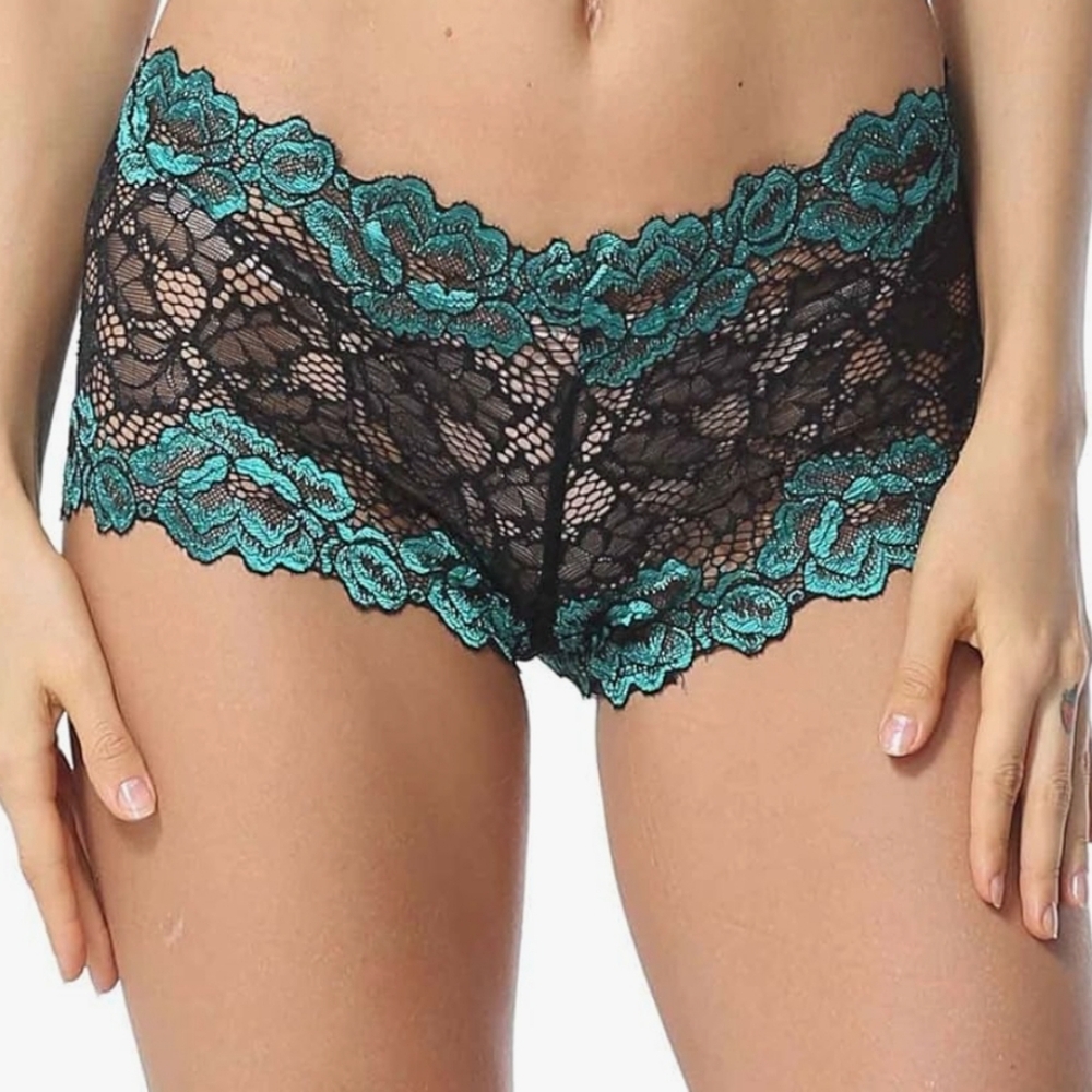 Elegant Lace Women's Open Hearted Back Boy Shorts Intimate.  Size XL.🔥